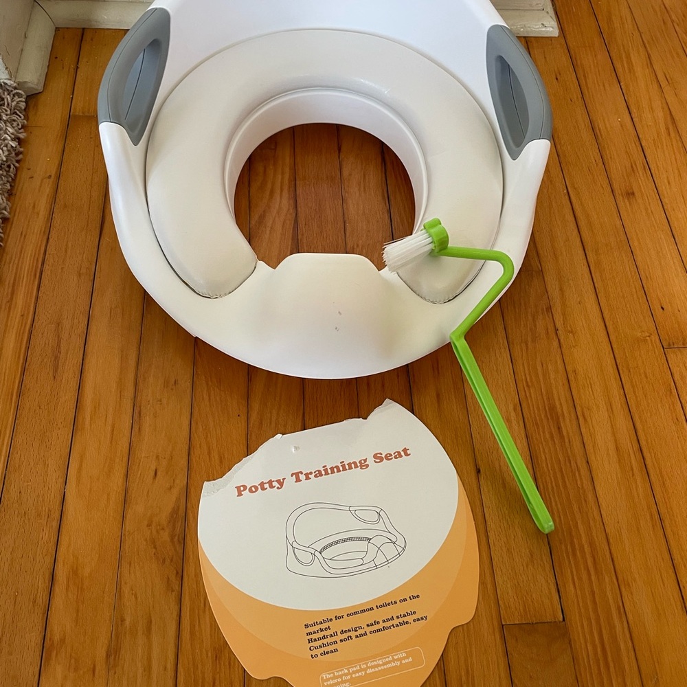 New Potty training seat with cleaning brush